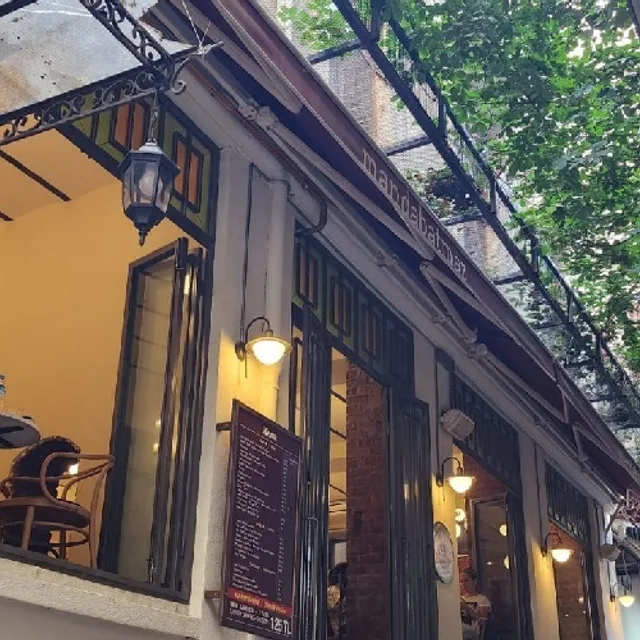 Mandabatmaz – กาแฟตุรกี (sade/orta/şekerli) ในอิสตันบูล