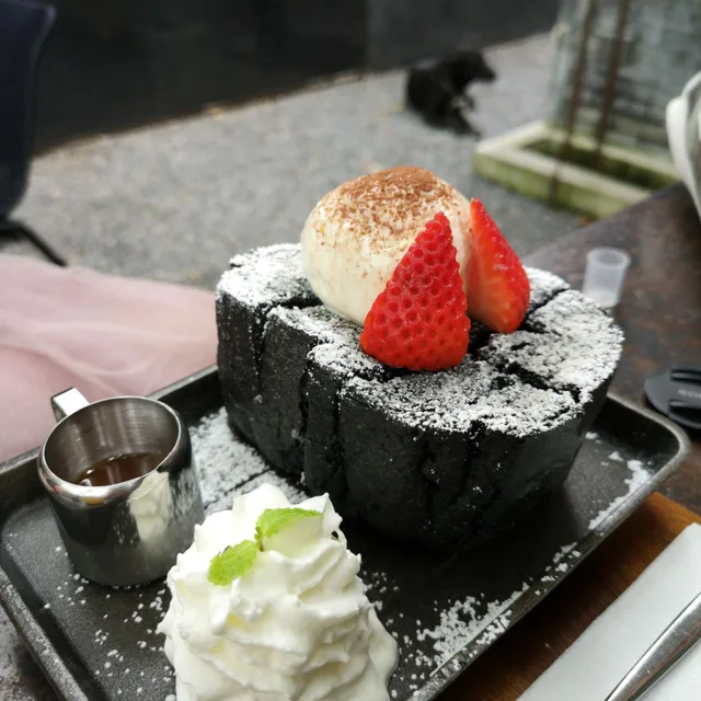Yellow Submarine Coffee Tank – คาปูชิโน ในเขาใหญ่