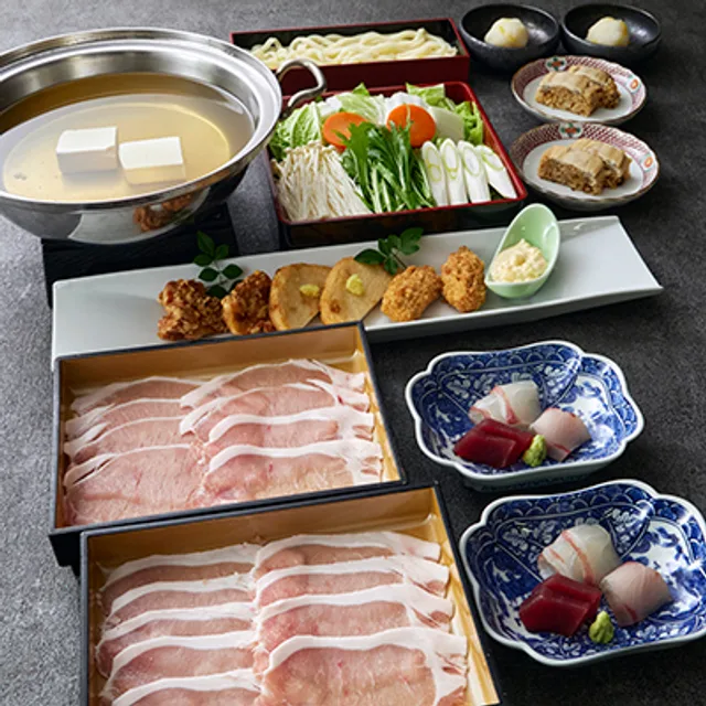 กันโกะซูชิ ซันโจ (Ganko Sushi Sanjo Honten) – ซูชิ/ซาชิมิปลาตามฤดูกาล (ทูน่าครีบน้ำเงิน) ในเกียวโต