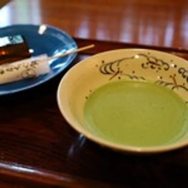 อิปโปโด / ห้องชาคาโบคุ (Ippodo Tea - Kaboku Tearoom) – เกียวคุโระพรีเมียม (ชงร้อน/เทน้ำเย็น) ในเกียวโต