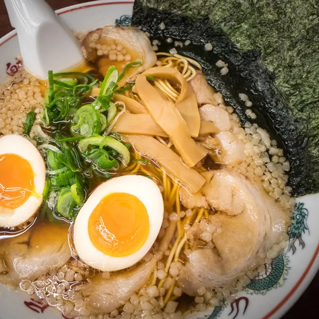 เกียวโต โกเงียว (Kyoto Gogyo) – ไฟร์ราเมง (โชยุราดน้ำมันต้นหอมลุกไฟ) ในเกียวโต