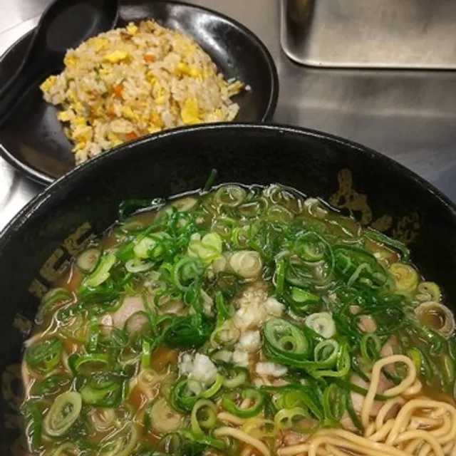 เมนบากะ ไฟร์ราเมง (Menbaka Fire Ramen) – ไฟร์ราเมง (Fire Ramen) ในเกียวโต