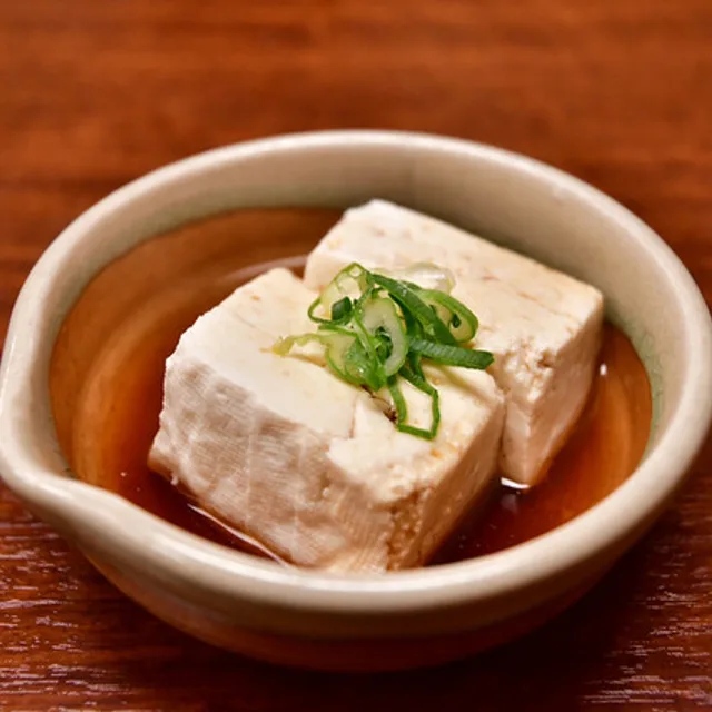 นันเซนจิ จุนเซย์ (Nanzenji Junsei) – ยูโดฟุ (เต้าหู้ต้มหม้อไฟ) ในเกียวโต