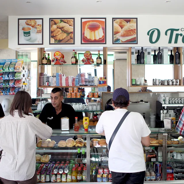 โอ เตรวู (O Trevo) – บีฟานา (แซนด์วิชหมูหมัก) ในลิสบอน
