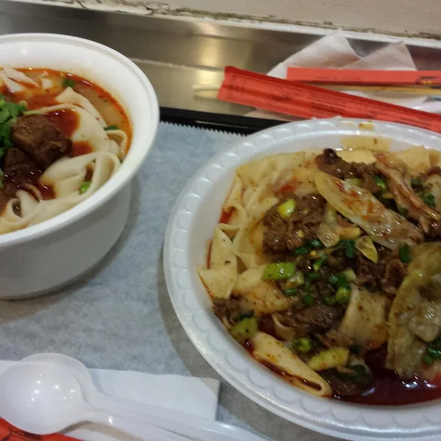 Xi'an Famous Foods – Spicy Cumin Lamb Hand-Ripped Noodles (N1) ในนิวยอร์ก