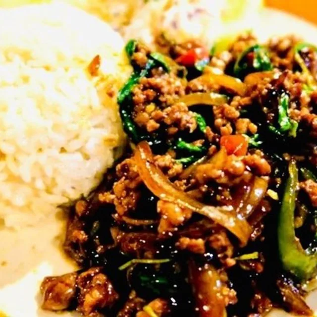 นาส์ คิทเช่น – แกงมัสมั่น ในปาย
