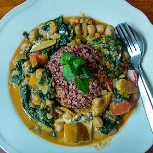 โอม การ์เดน คาเฟ่ – อะโวคาโดโทสต์ ในปาย