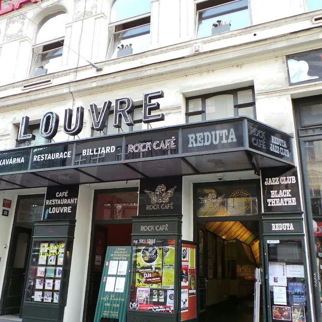 Café Louvre – ช็อกโกแลตเค้กทำเอง ในปราก