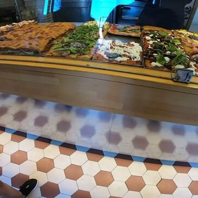 Pizzarium Bonci – พิซซ่าอัลตาลโยหน้ามันฝรั่ง (pizza con patate) ในโรม