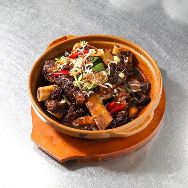ควังฮวามุน กุกบับ (Gwanghwamun Gukbap) – แทจีกุกบับ (ข้าวต้มหมูน้ำใส) ในโซล