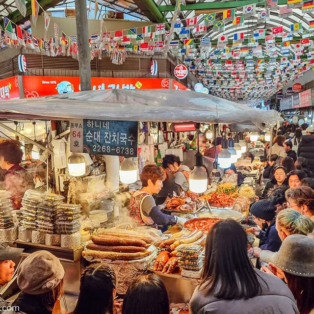 ตลาดควังจัง (ร้านบินแดต๊อก ซุนฮีเน) – ลูกชิ้นเนื้อทอด ในโซล