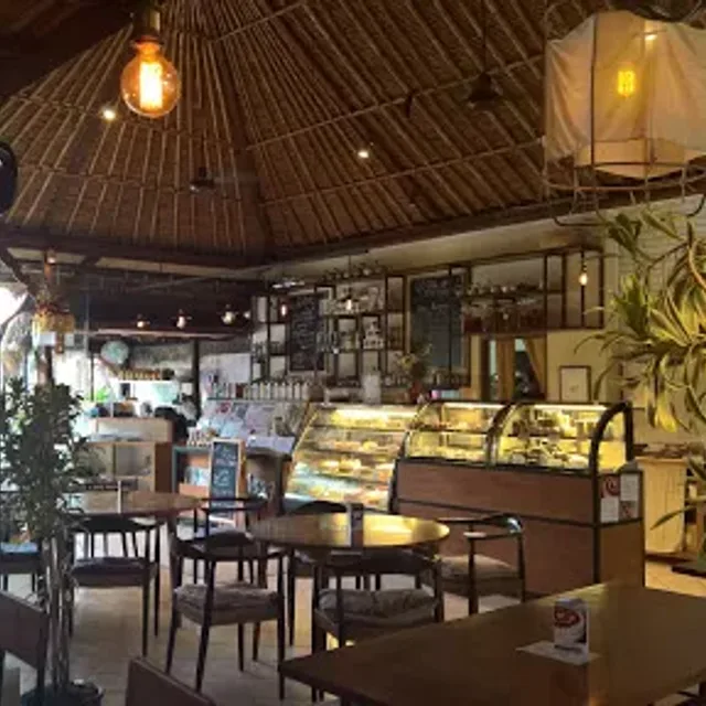 ซายูริ ฮีลลิ่ง ฟู้ด (Sayuri Healing Food) – Raw pad thai ในอูบุด (บาหลี)