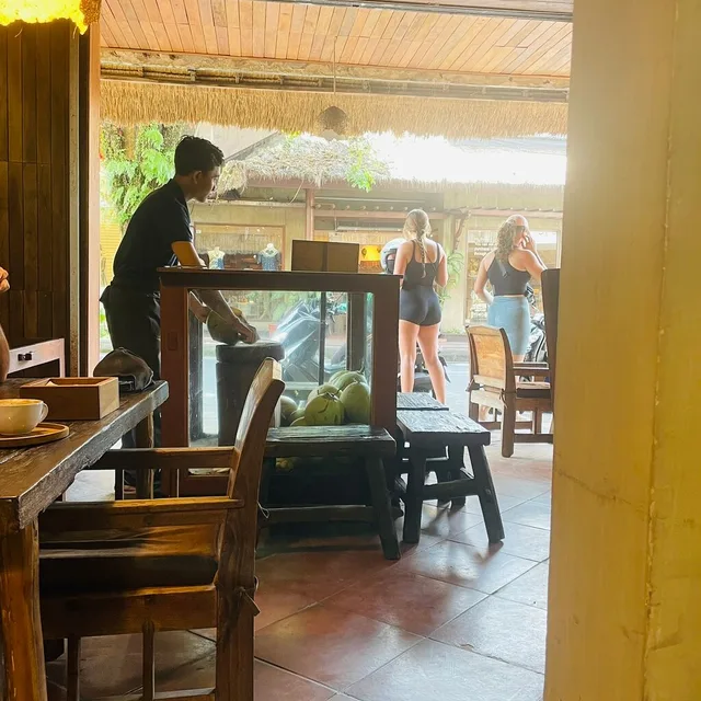 Tukies Coconut Shop – ไอศกรีมมะพร้าวในกะลา ในอูบุด (บาหลี)