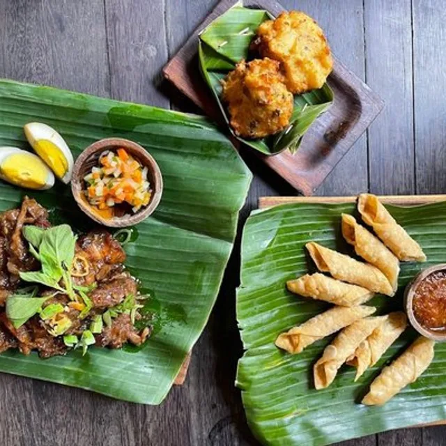 วารุง เบียะเบียะ (Warung Biah Biah) – นาสิจัมปูร์ตักเอง ในอูบุด (บาหลี)