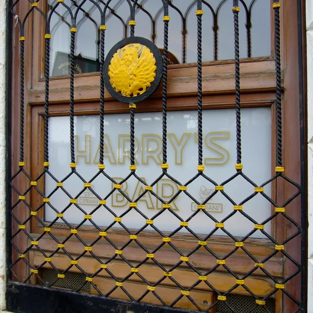 Harry's Bar – Bellini (พีชขาวกับโปรเซกโก) ในเวนิส
