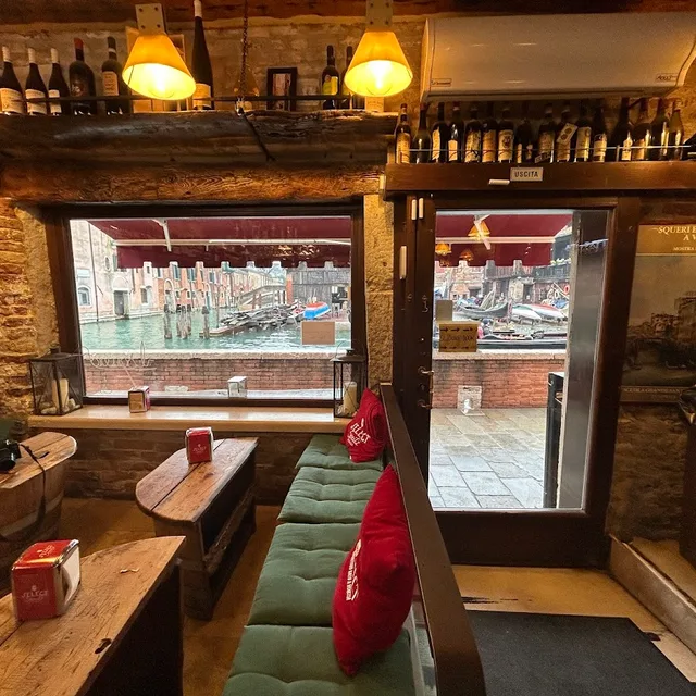 ออสเตเรีย อัล สกวีโร (Osteria al Squero) – ชิเคตติซีฟู้ดและผักหลากหลาย ในเวนิส