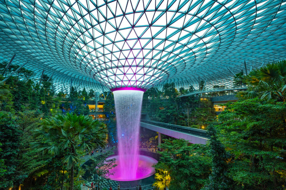 singapore-changi-airport-fountain | TOP OF HOTEL อันดับสุดยอดโรงแรมทั่วโลก